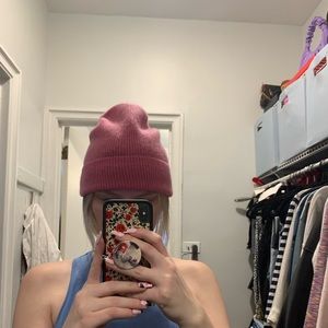 BRAND NEW Aritzia Cashmere beanie
